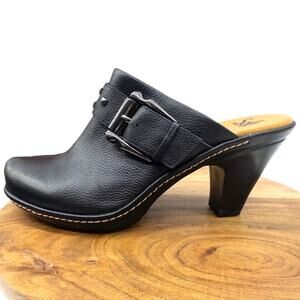 Softt Black Leather Heeled Clogs Studded Buckle Accent Women's Size 8